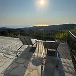 Glykeria διώροφη με δυο υπνοδωμάτια με θέα *