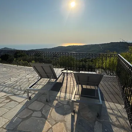 Glykeria διώροφη με δυο υπνοδωμάτια με θέα *