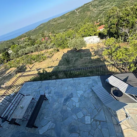 Glykeria διώροφη με δυο υπνοδωμάτια με θέα Xinovrisi