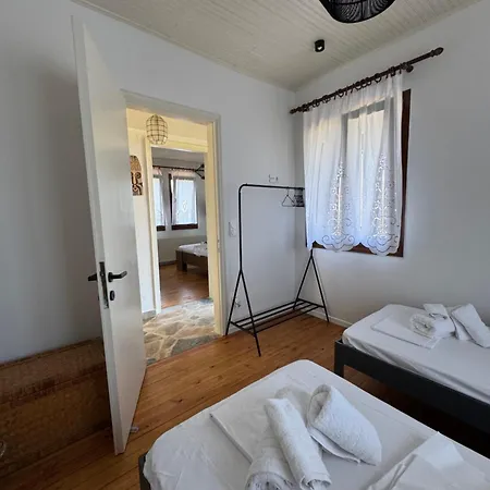 Σπίτι διακοπών villa Glykeria Διώροφη Κατοικία με δυο υπνοδωμάτια με θέα 3*