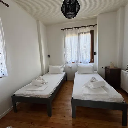 Glykeria διώροφη με δυο υπνοδωμάτια με θέα Holiday home